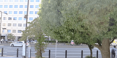 5 駅を出たら右手の道を右折